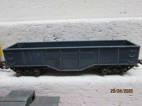 OO SCALE : TRI-ANG GOODS WAGONS x3 (MADE IN SOUTH AFRICA) - LOT 485AA