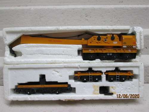 OO SCALE : HORNBY YELLOW 76 TON RAIL CRANE SET - LOT 630AA