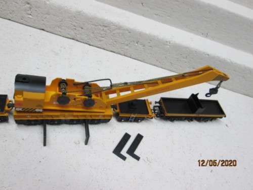 OO SCALE : HORNBY YELLOW 76 TON RAIL CRANE SET - LOT 630AA