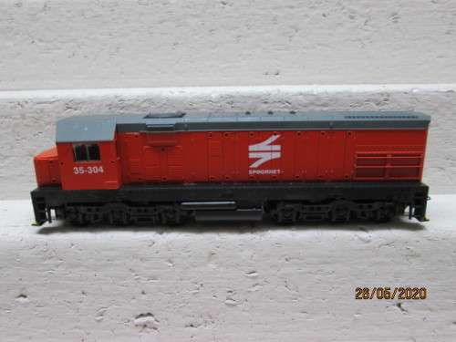 HO SCALE : SAR FRATESCHI CLASS 35 DIESEL LOCOMOTIVE (BOXED) - LOT 734AA