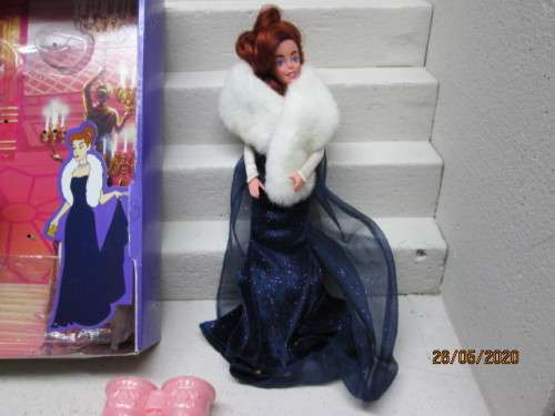 LARGE ANASTASIA DOLL (BOXED) - LOT 747AA
