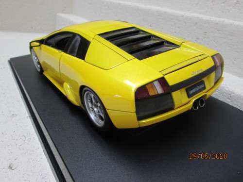 1:18 SCALE : AUTOART LAMBORGHINI MURCIELAGO - LOT 883AA
