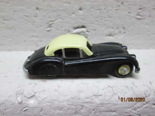 DIE CAST : MATCHBOX JAGUAR XK 140 No 32 - LOT 922AA