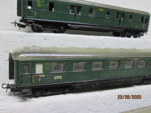 HO SCALE : MARKLIN x3 PASSENGER COACHES - LOT 179BB