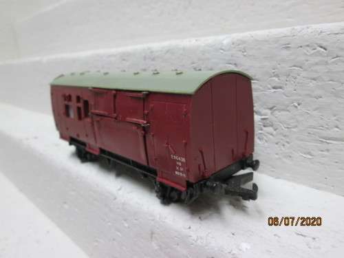 OO SCALE : HORNBY DUBLO HORSEBOX WAGON - LOT 239BB
