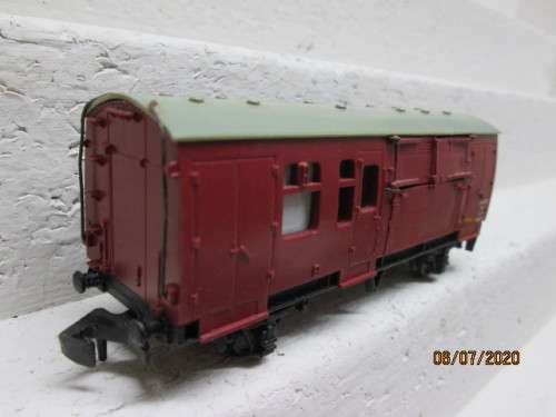 OO SCALE : HORNBY DUBLO HORSEBOX WAGON - LOT 239BB