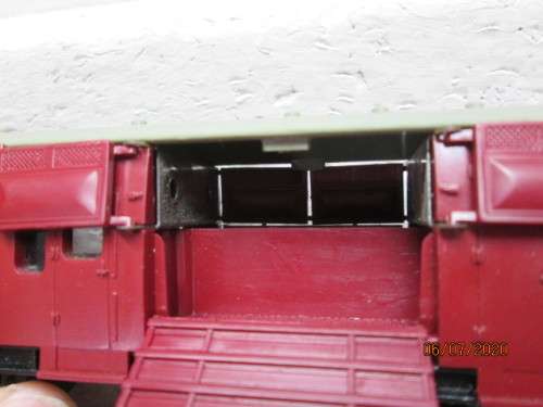 OO SCALE : HORNBY DUBLO HORSEBOX WAGON - LOT 239BB