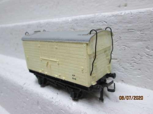 OO SCALE : HORNBY DUBLO XP BOX CAR - LOT 241BB