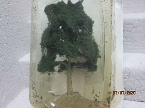 HO/OO SCALE : DARK OAK TREE - LOT 326BB