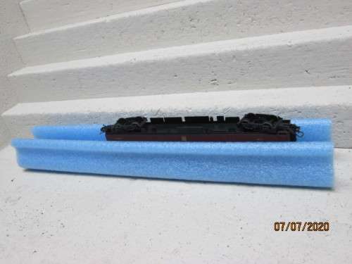 HO/OO SCALE : ROLLING STOCK FOAM WORK BENCH - LOT 350BB