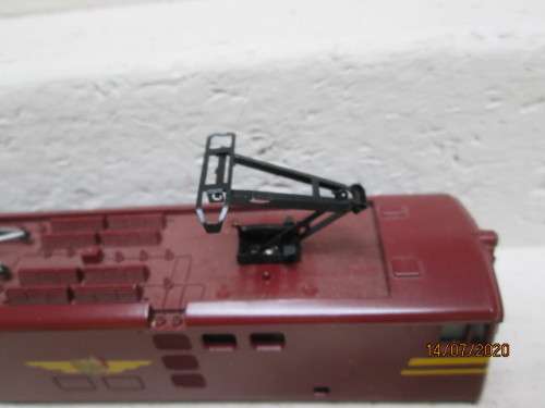 HO SCALE : BRASS SINGLE ARM PANTEGRAPH - LOT 461BB