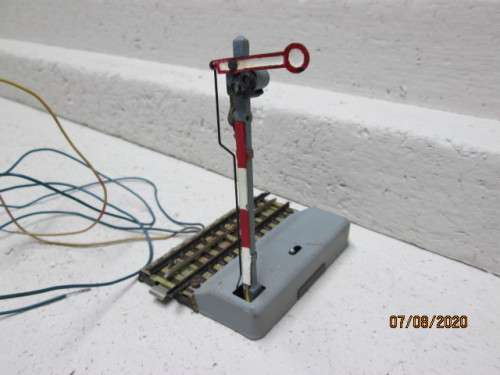 HO SCALE - MARKLIN M TRACK,ELECTRIC SIGNAL -  LOT 519BB