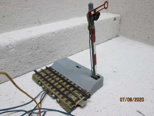 HO SCALE - MARKLIN M TRACK,ELECTRIC SIGNAL -  LOT 519BB