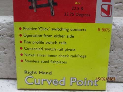 OO SCALE : HORNBY : CURVED RIGHT HAND POINT - R8075 - BOXED