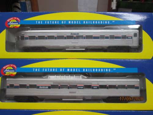 HO SCALE : ATHEARN - AMTRAK - DIESEL LOCOMOTIVE + X4 COACHES - BOXED