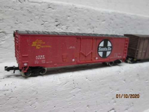 N SCALE : X2 AMERICAN BOX CARS