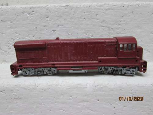 N SCALE : SAR BROWN DIESEL LOCOMOTIVE (PAINTED IN SAR COLOURS)