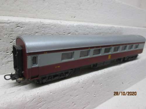 HO SCALE : LIMA SAR TRANSKAROO DINING CAR - BOXED