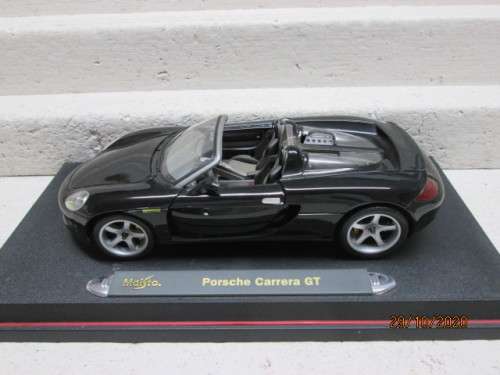 1:18 SCALE : MAISTO : PORSCHE CARRERA GT