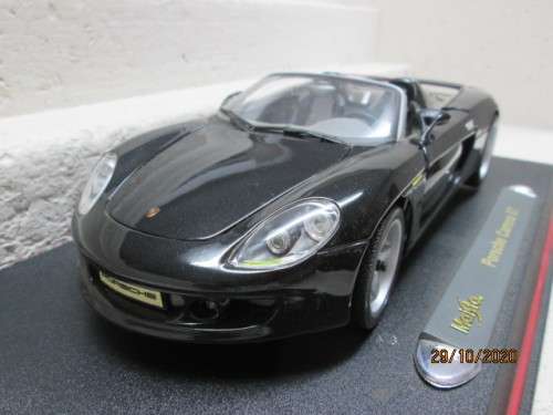1:18 SCALE : MAISTO : PORSCHE CARRERA GT