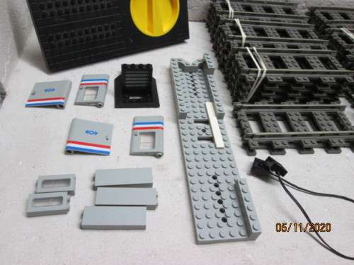 LEGO METROLINER AMTRAK TRAIN SET