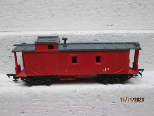 OO SCALE : TRIANG GUARDS VAN - MADE IS RSA