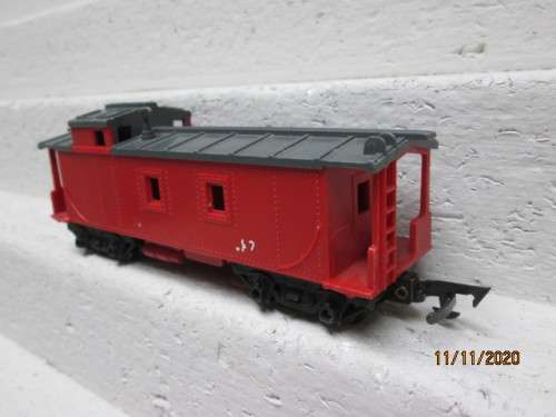 OO SCALE : TRIANG GUARDS VAN - MADE IS RSA
