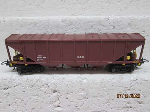 HO SCALE : LIMA SAR : FGD GRAIN WAGON