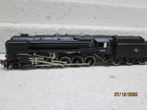 OO SCALE : HORNBY : 2-10-0 STEAM LOCOMOTIVE