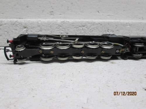 OO SCALE : HORNBY : 2-10-0 STEAM LOCOMOTIVE