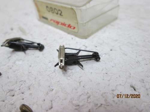 N SCALE : ARNOLD RAPIDO : SINGLE ARM PANTOGRAPH - X1 PAIR - BOXED