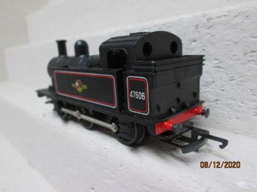 OO SCALE : TRI-ANG/HORNBY : 0-6-0 TANK - STEAM LOCOMOTIVE - BOXED