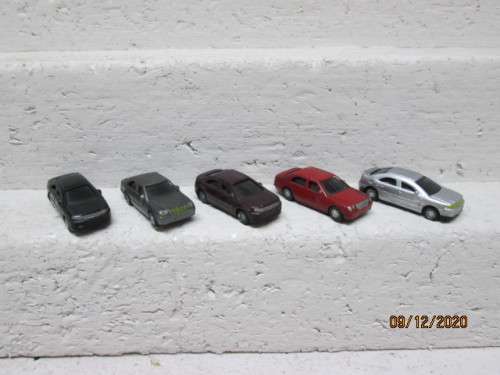 HO SCALE : ENTRY LEVEL CARS X5