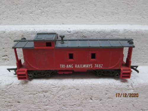 OO SCALE : TRI-ANG : CABOOSE (MADE IS SOUTH AFRICA)