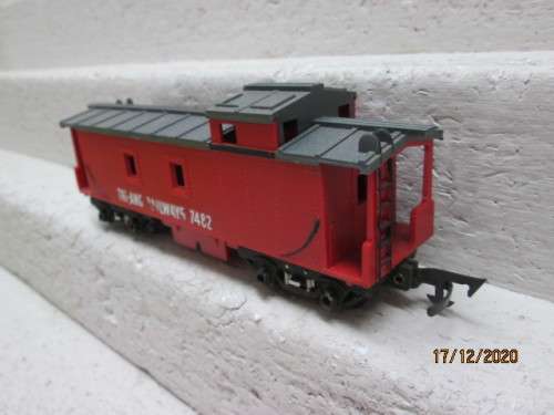 OO SCALE : TRI-ANG : CABOOSE (MADE IS SOUTH AFRICA)