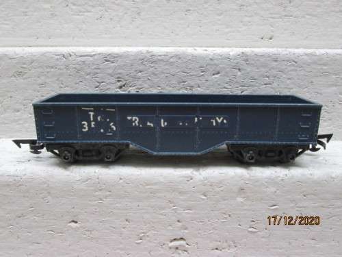 OO SCALE : TRI-ANG : BLUE OPEN GOODS  (MADE IS SOUTH AFRICA)