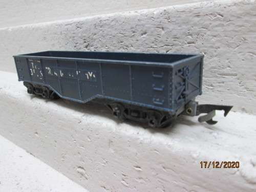 OO SCALE : TRI-ANG : BLUE OPEN GOODS  (MADE IS SOUTH AFRICA)