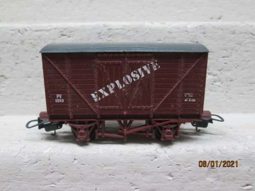 HO SCALE : LIMA : SAR EXPLOSIVE SHORT BOX CAR