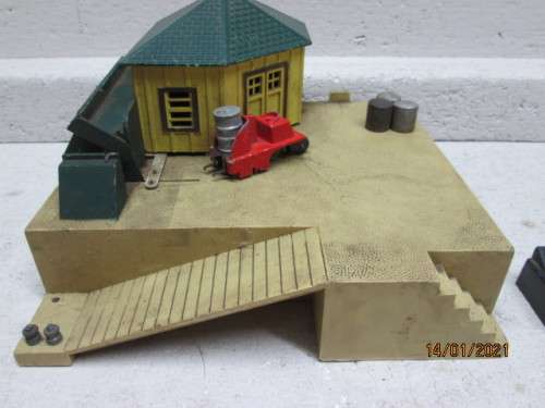 S SCALE : AMERICAN FLYER : OIL DRUM LOADER