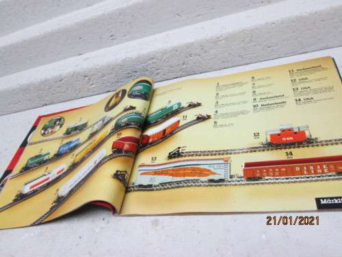 HO SCALE : MARKLIN CATALOGUE - 1980
