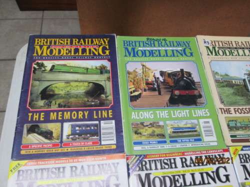 BRITISH RAILWAY MODELLING : MAGAZINES X8