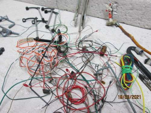 HO/OO SCALE : STREET LAMPS + RAIL SIGNALS - SCRAPYARD