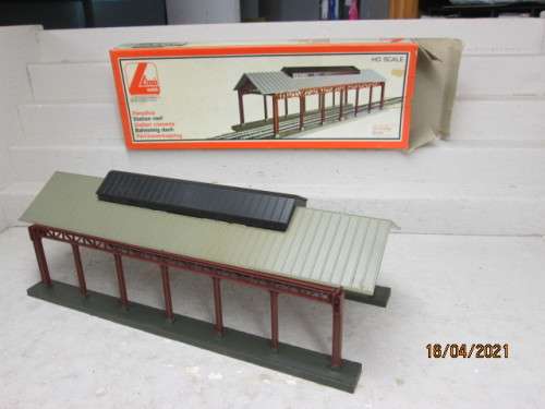 HO SCALE : LIMA : STATION ROOF - BOXED