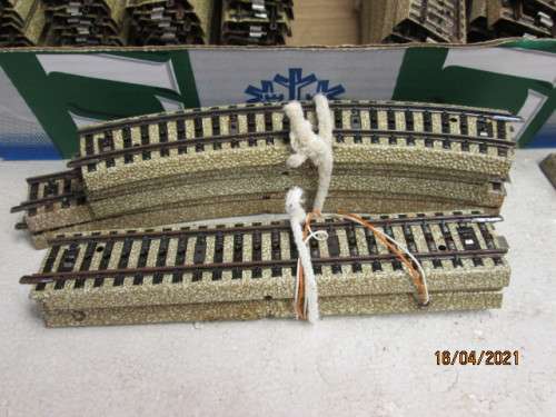 HO SCALE : MARKLIN : M TRACK - X98 PIECES