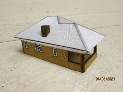 HO SCALE : SAR HOUSE (STYLE No 1 RAILWAY HOUSE - SINGLE CHIMNEY)