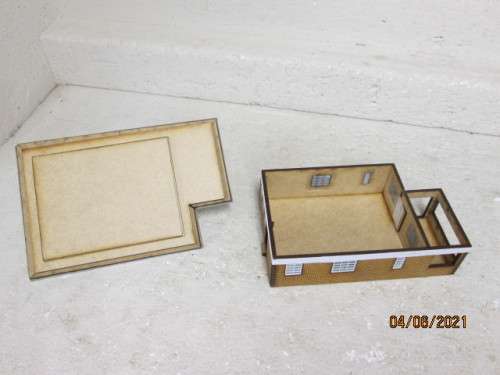 HO SCALE : SAR HOUSE (STYLE No 1 RAILWAY HOUSE - SINGLE CHIMNEY)