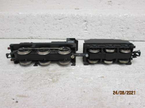 HO SCALE : LIMA :0-6-0 STEAM LOCOMOTIVE