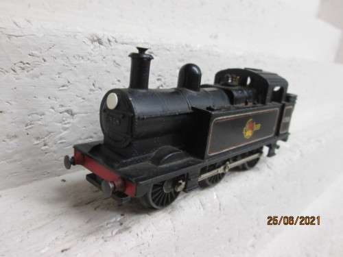 OO SCALE : TRIANG : 0-6-0 STEAM LOCOMOTIVE