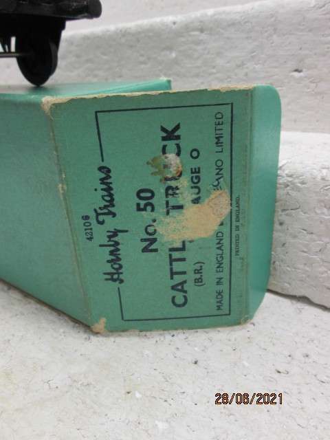 O GUAGE : HORNBY : CATTLE TRUCK - BOXED