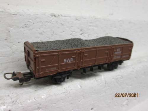 HO SCALE : LIMA : SAR : ES WAGON WITH COAL LOAD